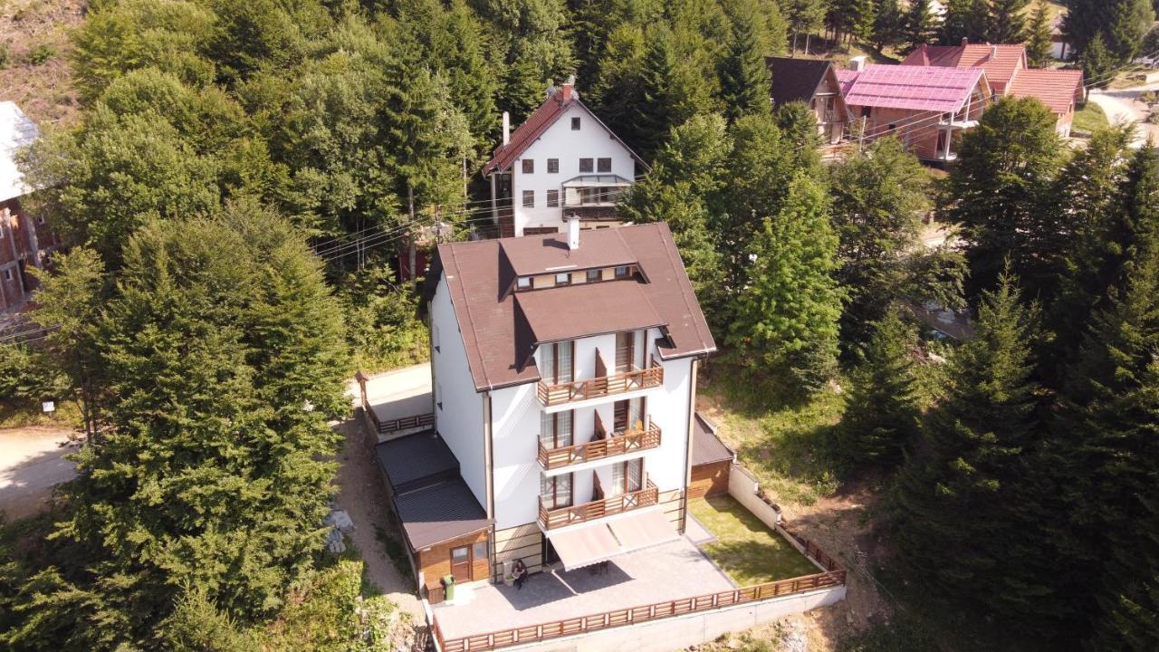 Vila Lucky Kop & Restoran Kopaonik Ngoại thất bức ảnh